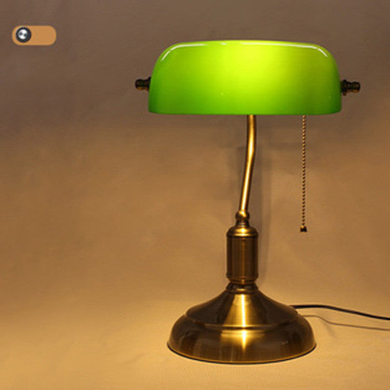 Lampka Nocna Biurowa w Stylu Retro – Zielony Klosz i Złota Podstawa