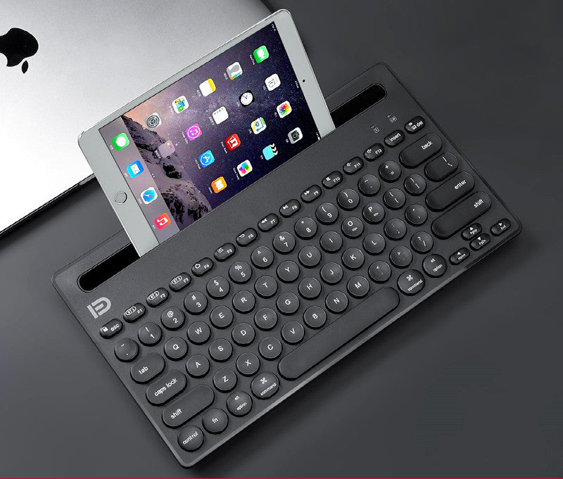 Bezprzewodowy zestaw Bluetooth – klawiatura i mysz z etui do przechowywania