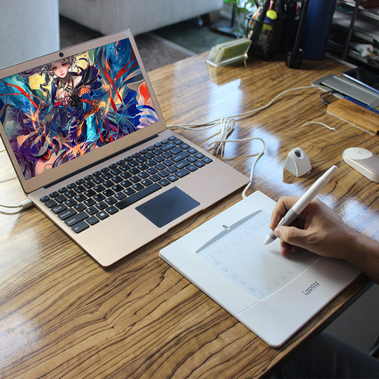 Tablet graficzny do komputera – rysowanie i projektowanie cyfrowe, 2 warianty