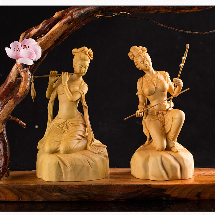 Drewniana Figurka Kobiety – Rzeźbiona Dekoracja do Domu