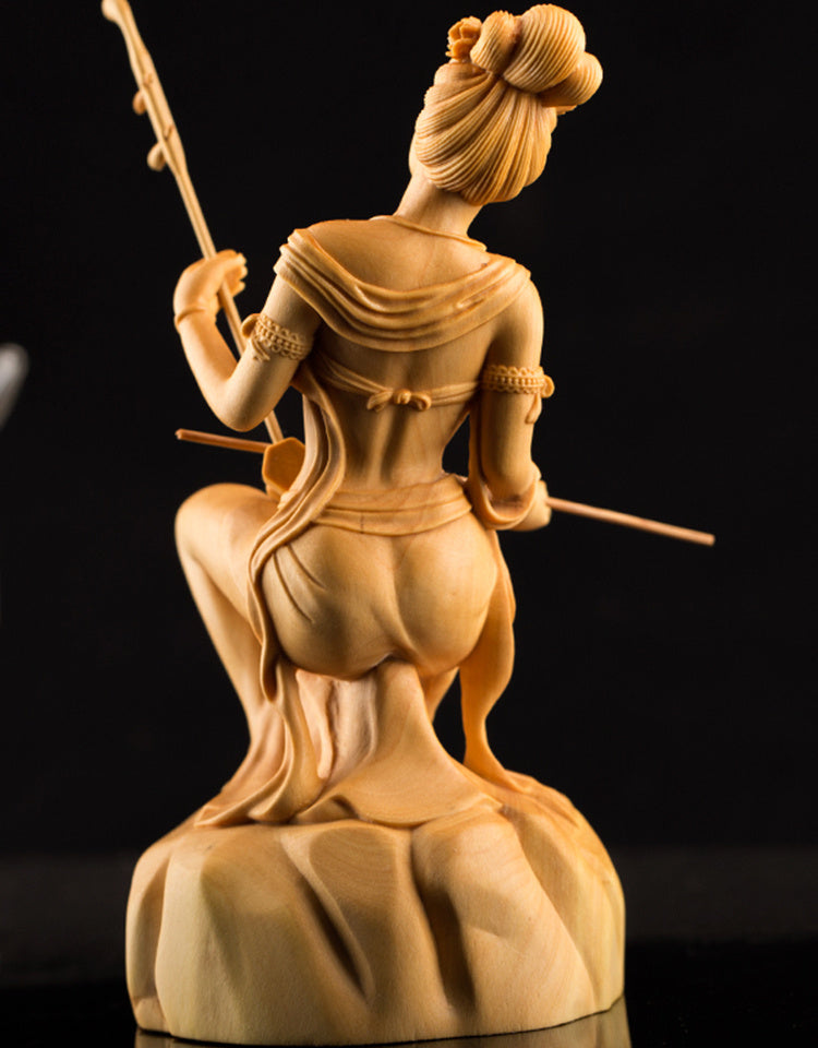 Drewniana Figurka Kobiety – Rzeźbiona Dekoracja do Domu