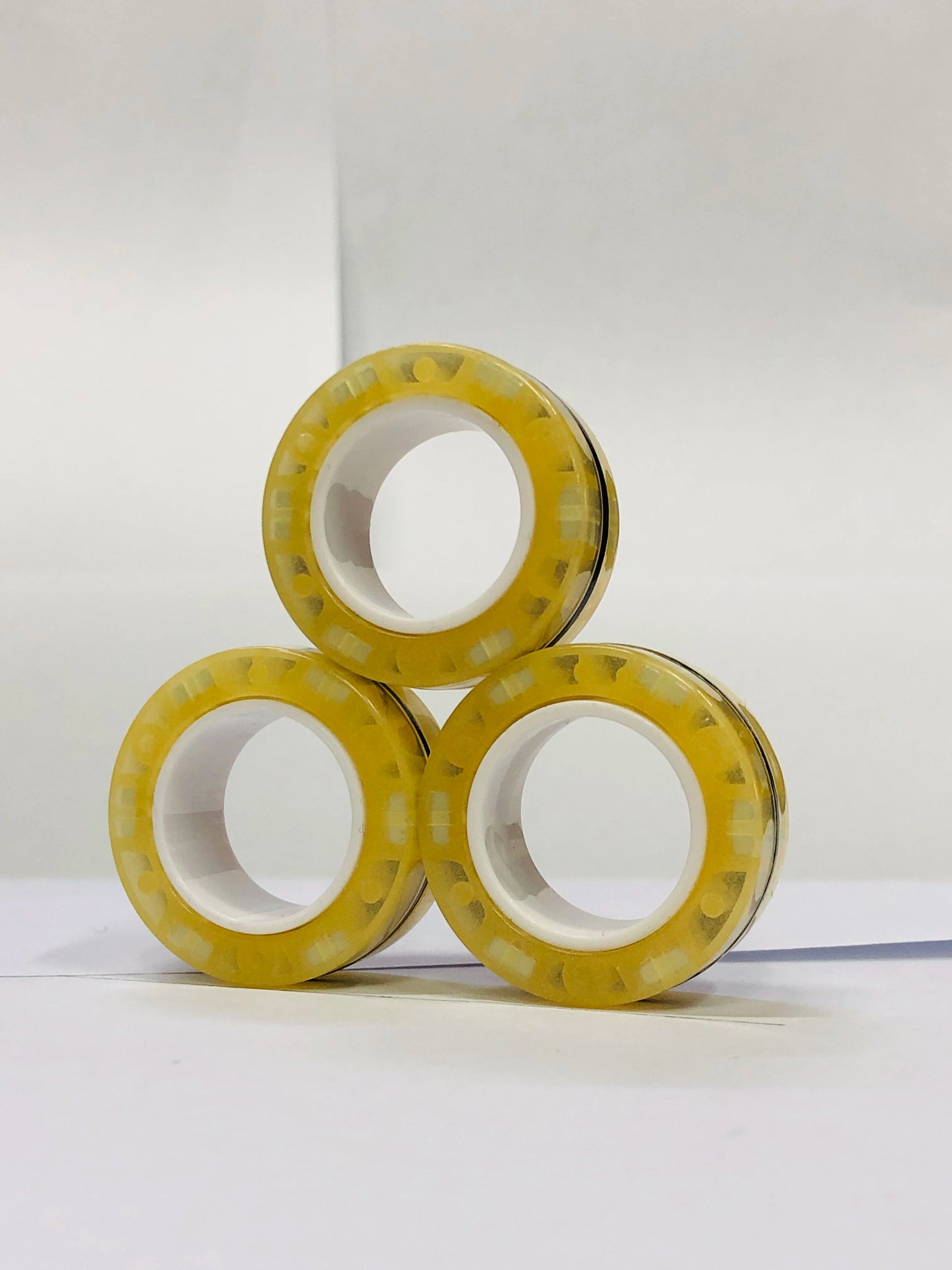 Zestaw 3 Magnetycznych Pierścieni EDC – Kolorowe Fidget Ringi do Zabaw i Rąk