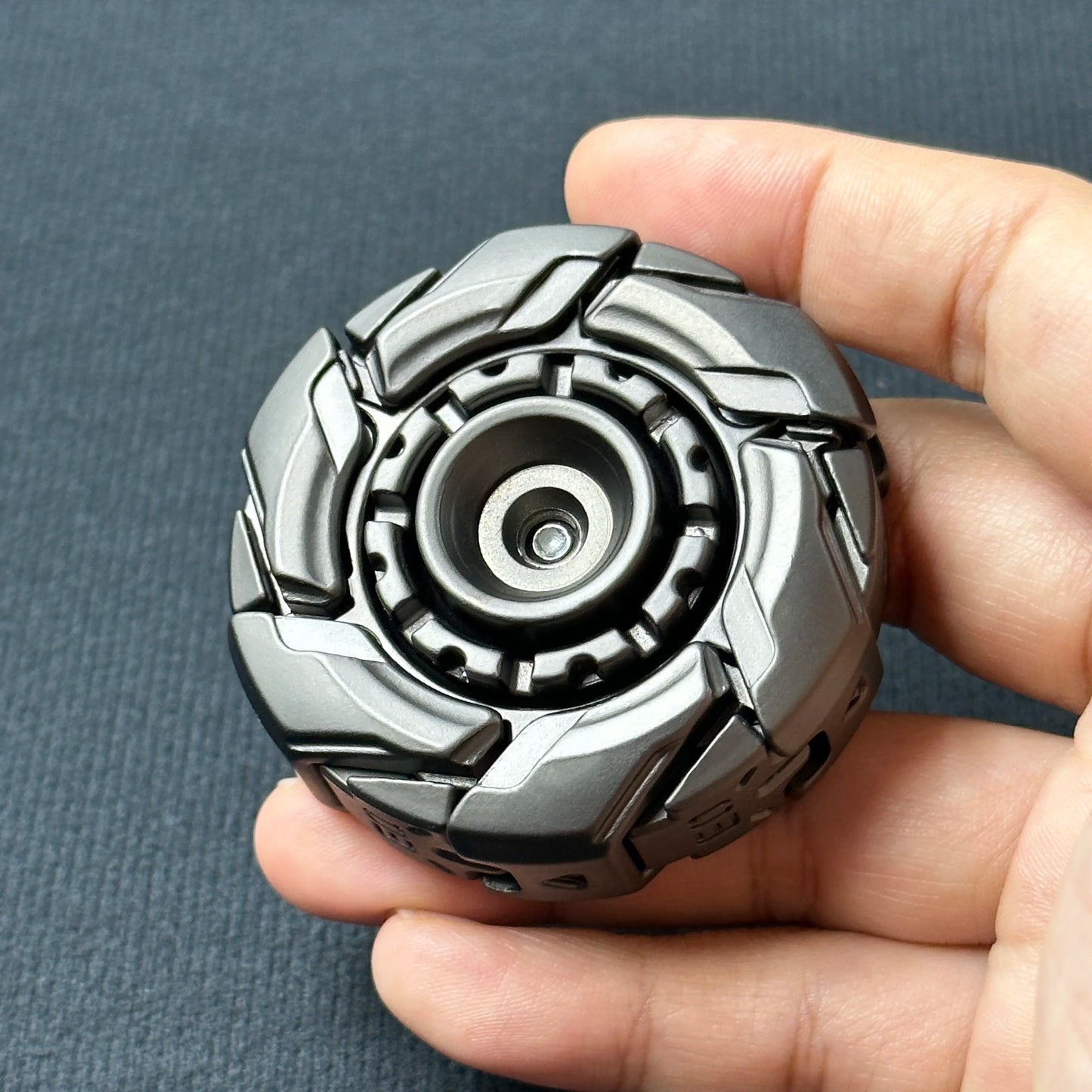 Metalowy spinner EDC z magnesem – zabawka antystresowa dla dorosłych