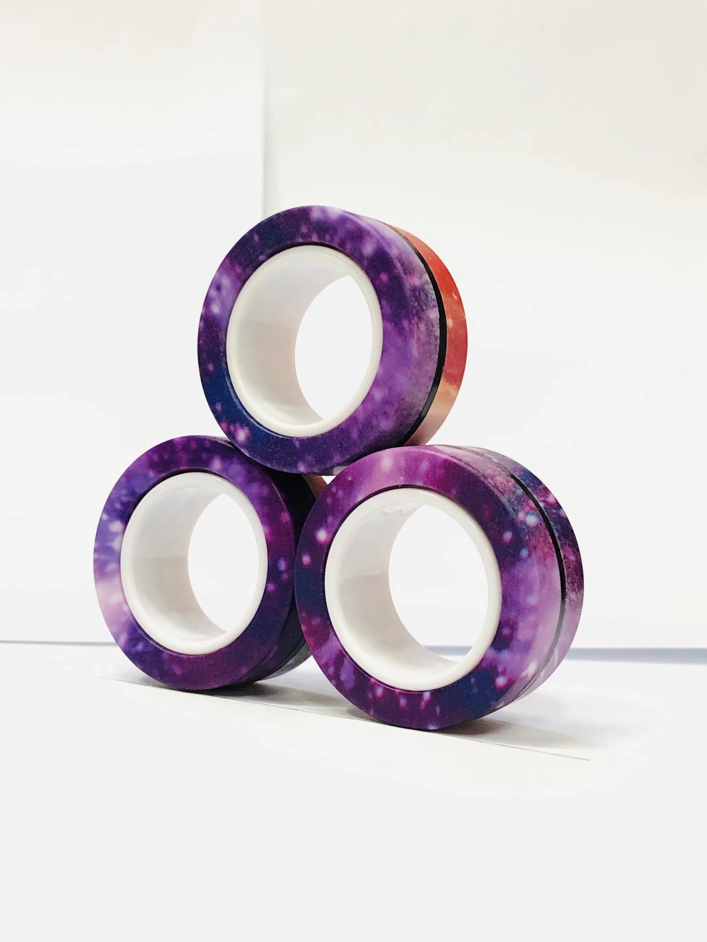 Zestaw 3 Magnetycznych Pierścieni EDC – Kolorowe Fidget Ringi do Zabaw i Rąk