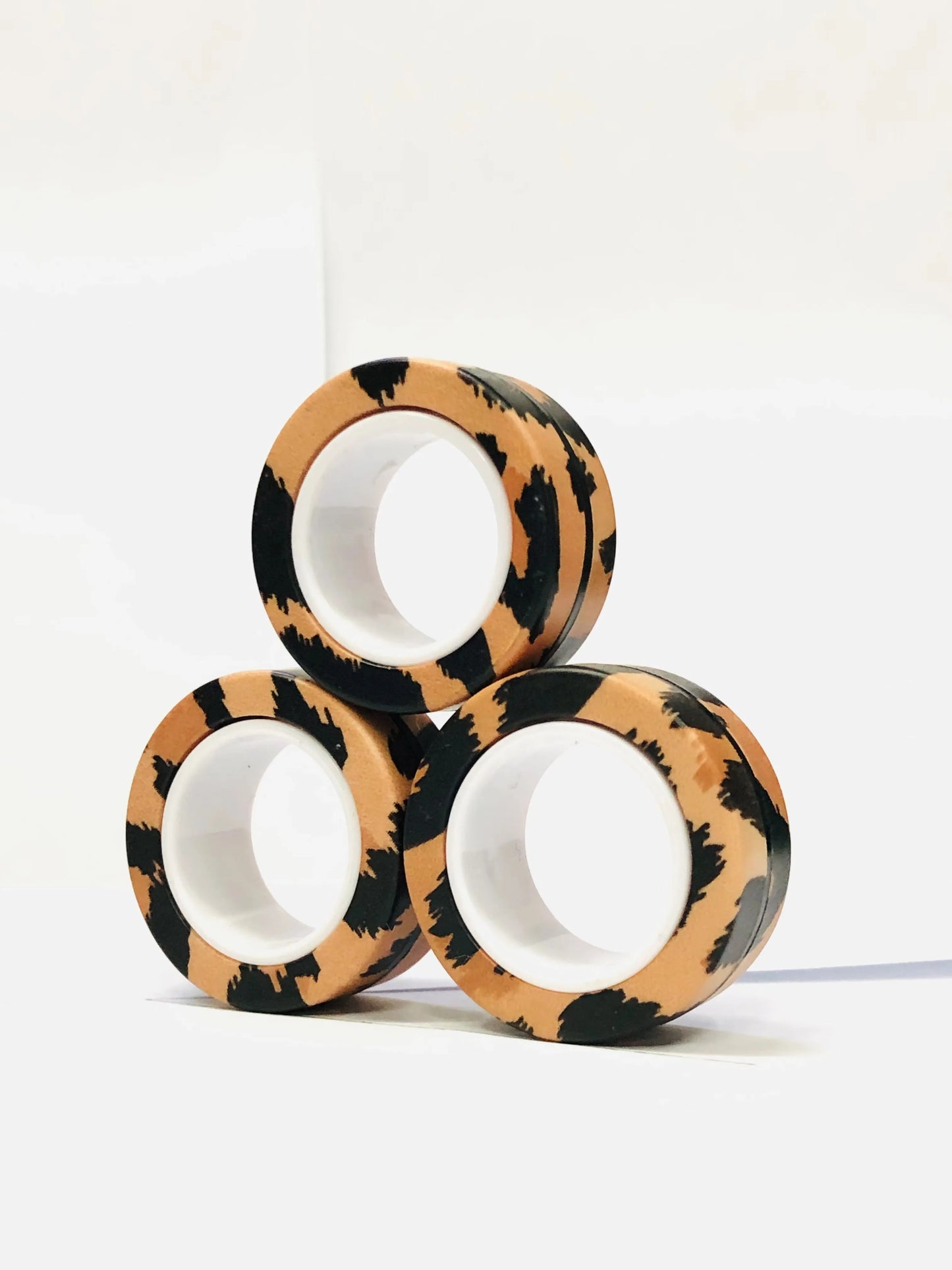 Zestaw 3 Magnetycznych Pierścieni EDC – Kolorowe Fidget Ringi do Zabaw i Rąk