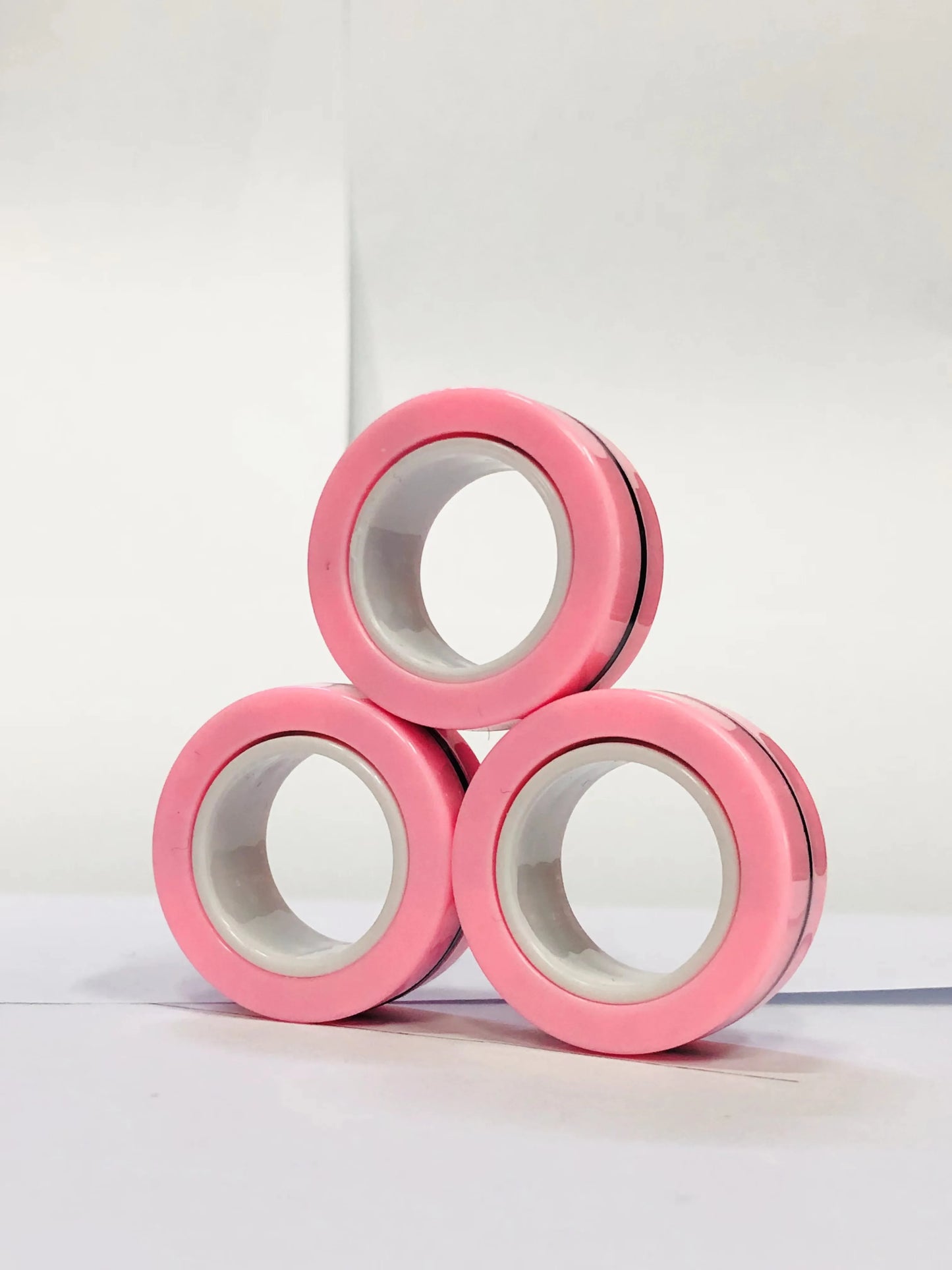 Zestaw 3 Magnetycznych Pierścieni EDC – Kolorowe Fidget Ringi do Zabaw i Rąk