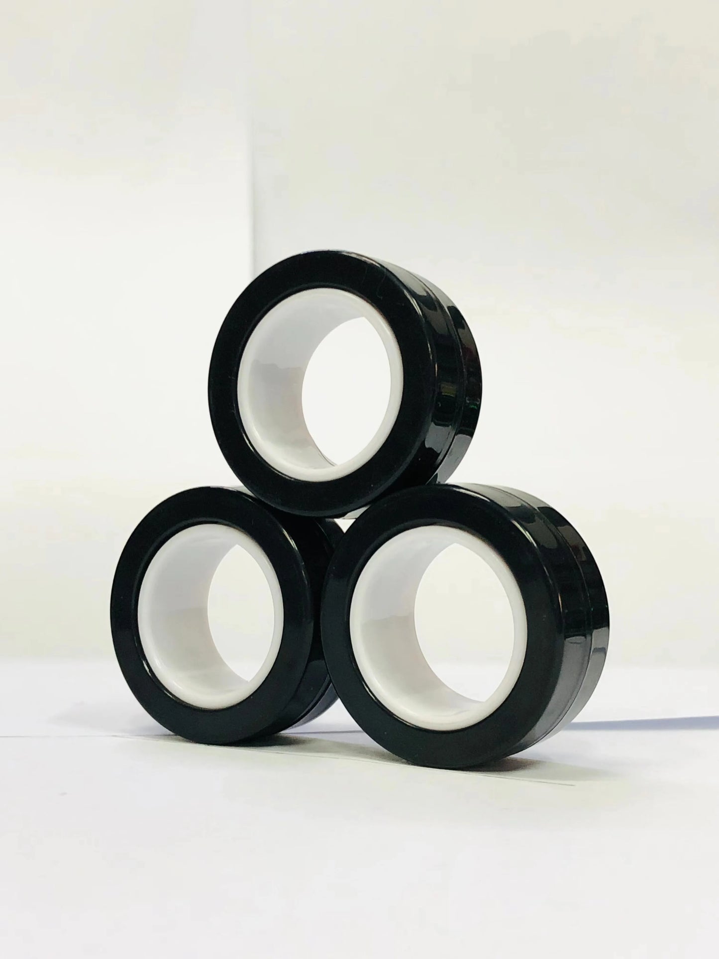 Zestaw 3 Magnetycznych Pierścieni EDC – Kolorowe Fidget Ringi do Zabaw i Rąk