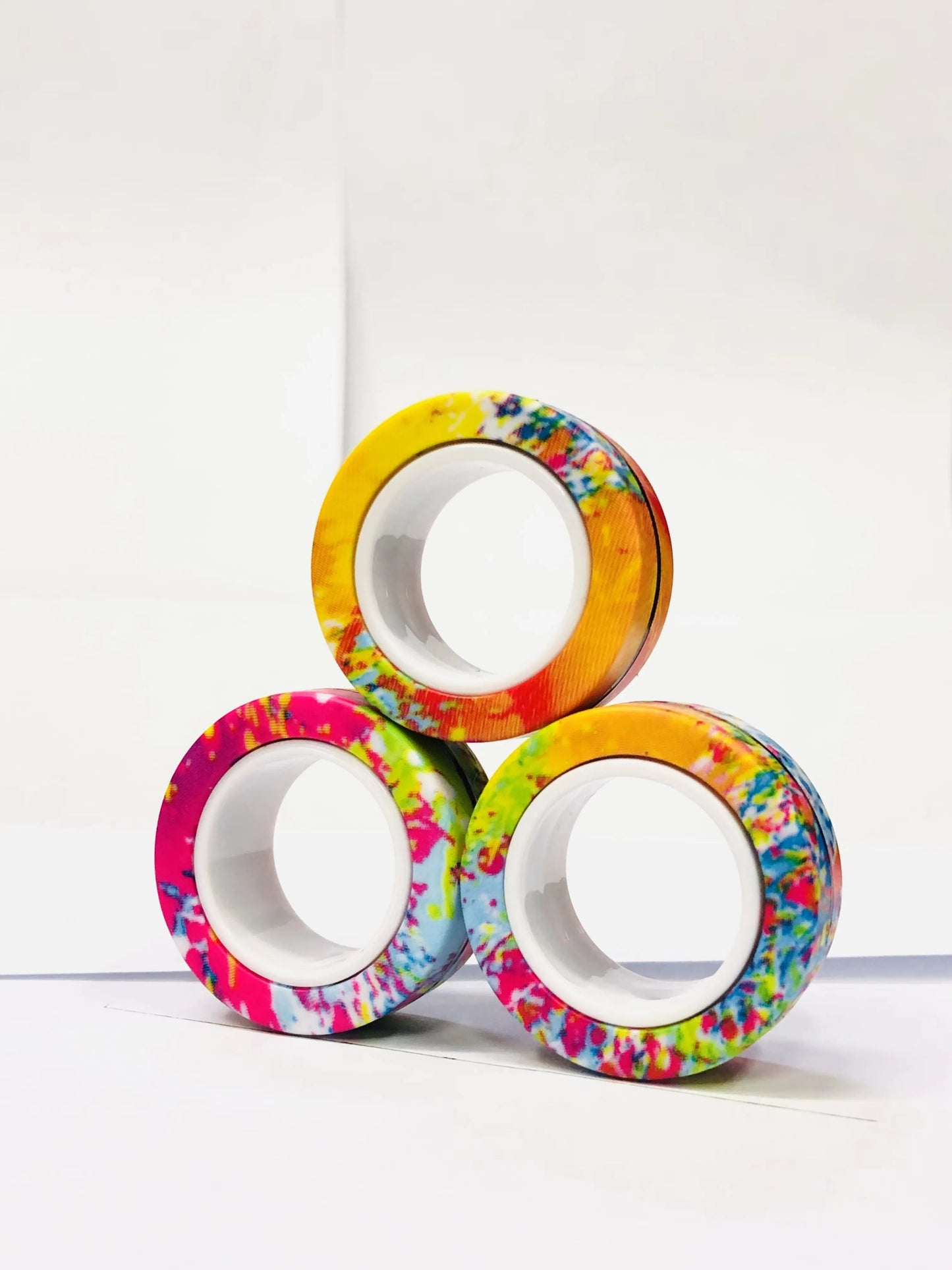 Zestaw 3 Magnetycznych Pierścieni EDC – Kolorowe Fidget Ringi do Zabaw i Rąk