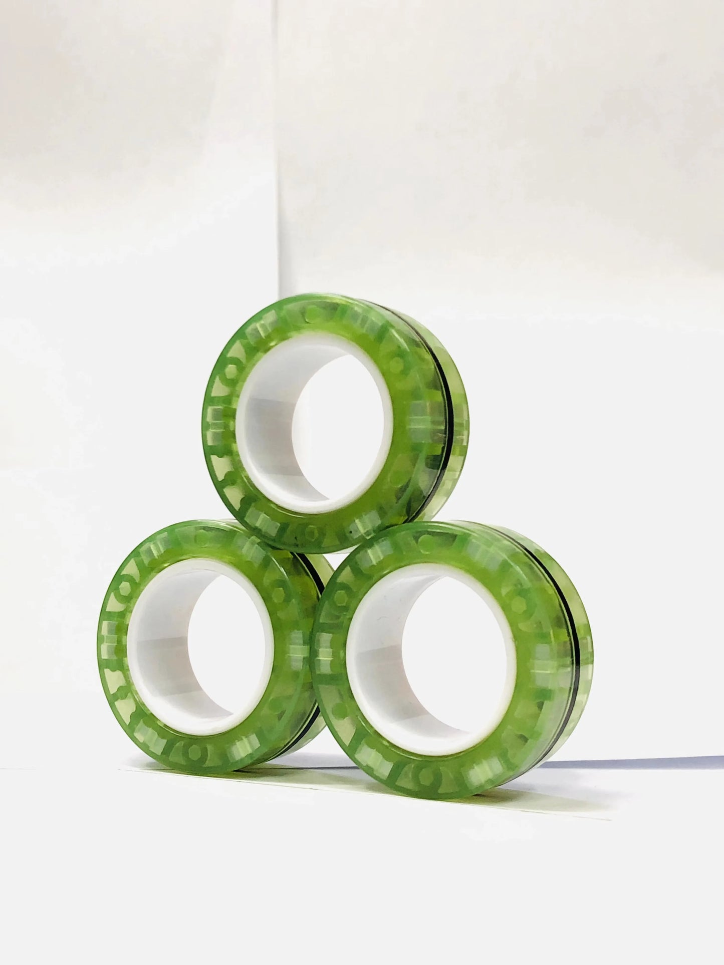 Zestaw 3 Magnetycznych Pierścieni EDC – Kolorowe Fidget Ringi do Zabaw i Rąk