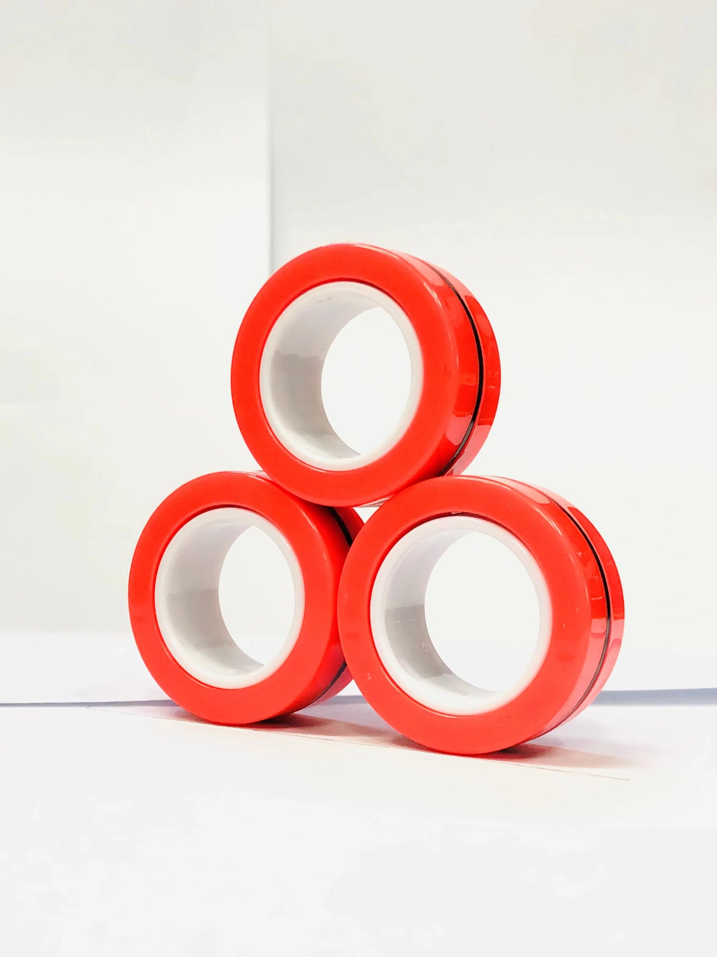 Zestaw 3 Magnetycznych Pierścieni EDC – Kolorowe Fidget Ringi do Zabaw i Rąk