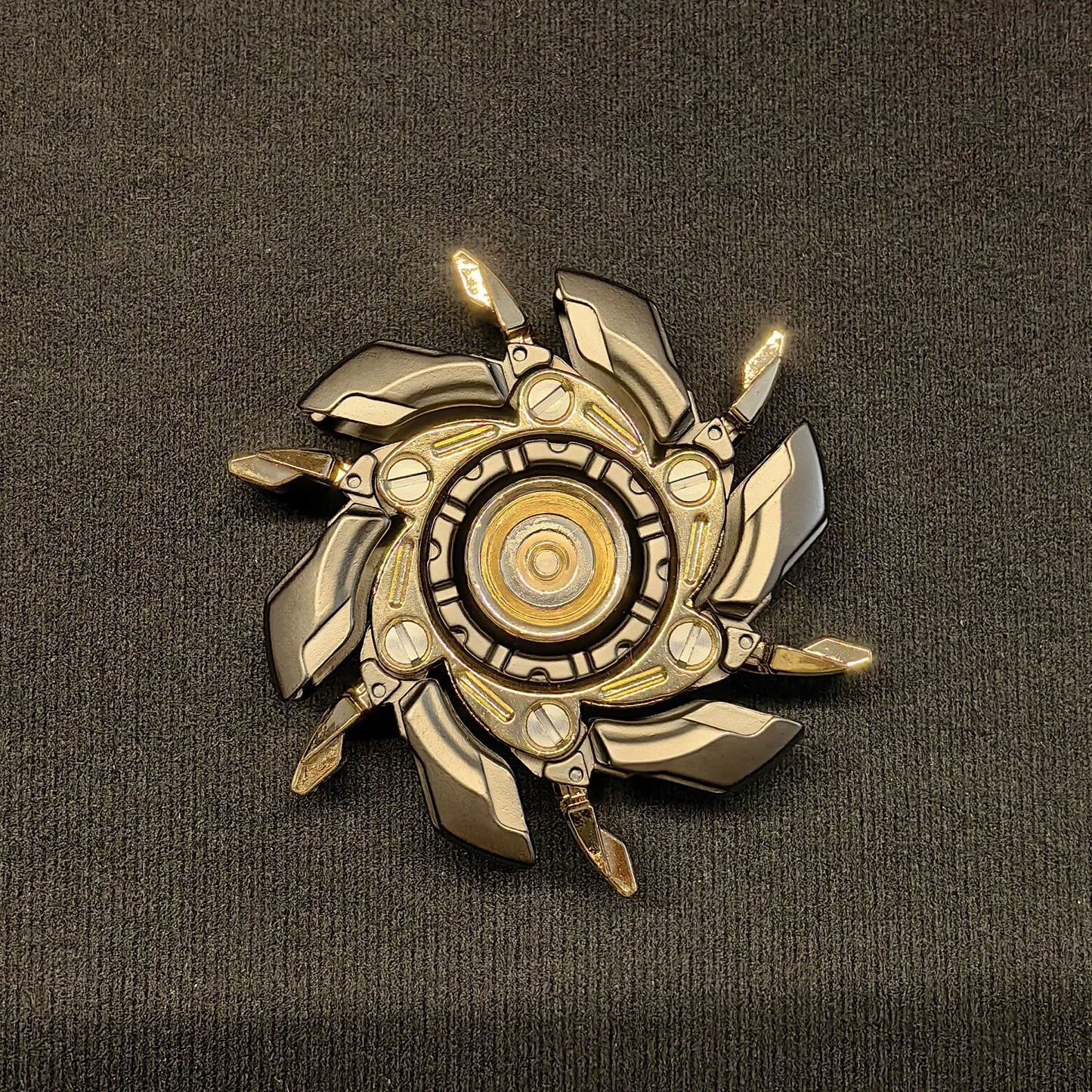 Metalowy spinner EDC z magnesem – zabawka antystresowa dla dorosłych