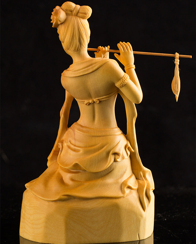 Drewniana Figurka Kobiety – Rzeźbiona Dekoracja do Domu
